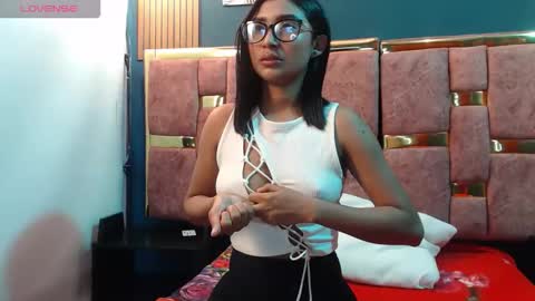 Snapshot of mia_konor06 chatting on May 8, 11:04 am Mia. online show from May 8, 11:04 am