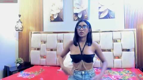 Snapshot of mia_konor06 chatting on May 9, 10:53 am Mia. online show from May 9, 10:53 am