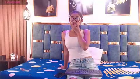 Snapshot of mia_konor06 chatting on May 15, 10:55 am Mia. online show from May 15, 10:55 am