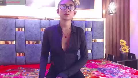 Snapshot of mia_konor06 chatting on May 28, 11:07 am Mia. online show from May 28, 11:07 am