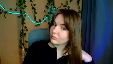 mia_lemm online show from March 24, 7:46 am