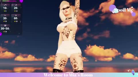 Mia online show from May 26, 6:37 pm