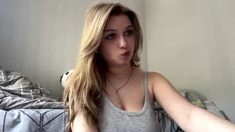 Snapshot of mia_livy chatting on June 13, 11:08 am Miaaa online show from June 13, 11:08 am