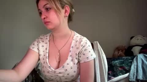 Snapshot of mia_livy chatting on July 3, 1:23 am Miaaa online show from July 3, 1:23 am