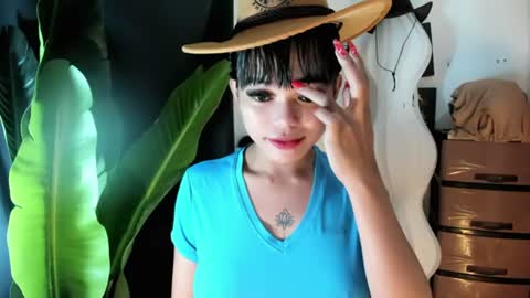 Snapshot of mia_lover9 chatting on July 9, 12:20 pm M I A online show from July 9, 12:20 pm