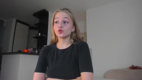 Mia here Appreciate your support online show from October 26, 1:28 pm