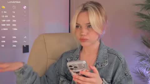 Snapshot of mia_milagros chatting on July 8, 2:49 am mia_milagros online show from July 8, 2:49 am