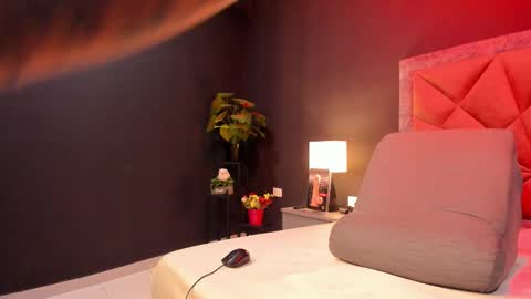 MIA  online show from November 29, 7:06 pm