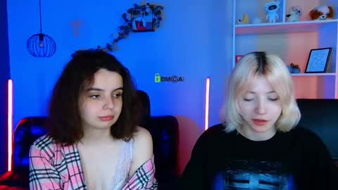 mia_mooon_ online show from May 28, 8:22 am