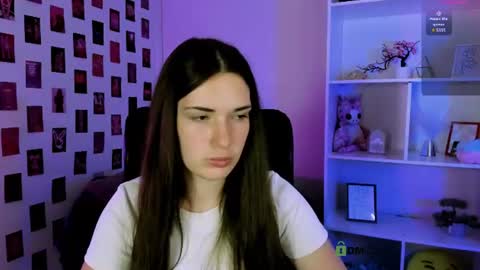 Snapshot of mia_mooon_ chatting on July 13, 8:17 am mia_mooon_ online show from July 13, 8:17 am