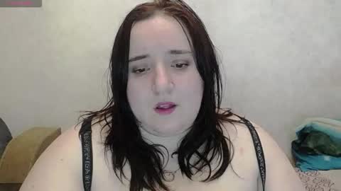 Snapshot of mia_muv chatting on February 28, 1:45 pm mia_muv online show from February 28, 1:45 pm