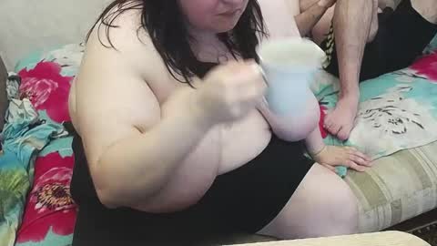 Snapshot of mia_muv chatting on May 25, 7:25 am mia_muv online show from May 25, 7:25 am