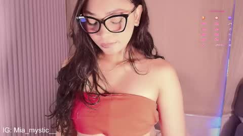 Snapshot of mia_mystic_ chatting on June 9, 11:00 am Mia Schedule 7am to 2pm Col online show from June 9, 11:00 am