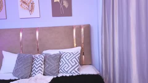 Mia online show from March 15, 12:55 pm