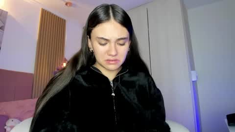 Snapshot of mia_nevaeh chatting on April 18, 7:58 pm Mia Nevaeh - follow me online show from April 18, 7:58 pm