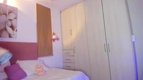 Snapshot of mia_nevaeh chatting on June 2, 8:44 pm Mia Nevaeh - follow me online show from June 2, 8:44 pm