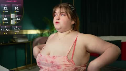 Sweet Mia online show from May 19, 5:52 pm