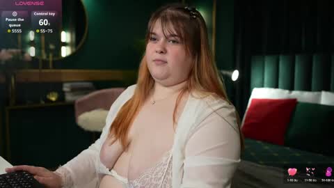 Sweet Mia online show from May 24, 5:51 pm