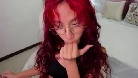 Snapshot of mia_ortizz_ chatting on May 15, 9:55 pm Mia Ortiz online show from May 15, 9:55 pm