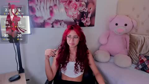 Snapshot of mia_ortizz_ chatting on May 18, 12:44 pm Mia Ortiz online show from May 18, 12:44 pm
