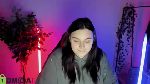 Mia online show from February 20, 11:05 pm