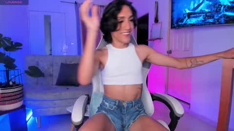 Snapshot of mia_ravenn chatting on November 6, 2:34 am Mia online show from November 6, 2:34 am