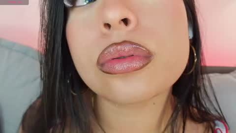 Snapshot of mia_roux1 chatting on July 26, 5:59 am Mia online show from July 26, 5:59 am