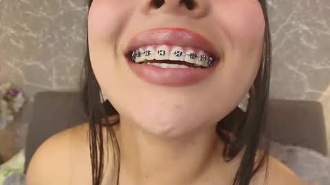 Mia Roux online show from February 28, 1:05 am