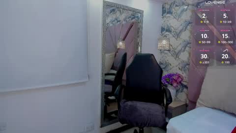 Mia online show from May 29, 6:22 am