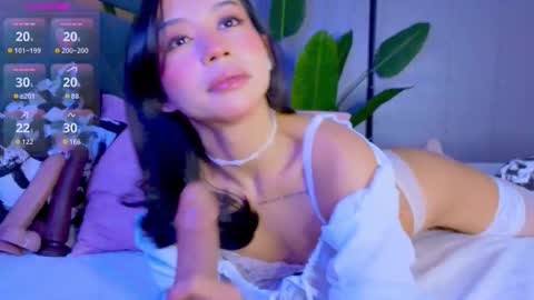 Mia online show from January 17, 1:16 pm