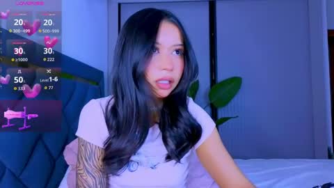 Mia online show from April 26, 4:48 pm