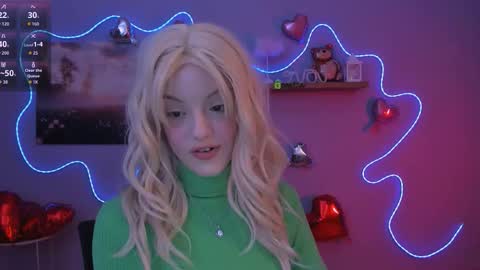 mia_starrr_ online show from February 19, 8:16 pm