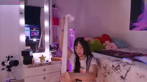 Mia  online show from May 19, 1:22 am