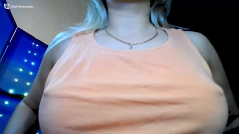 Snapshot of mia_sunnyy chatting on January 20, 7:35 pm Mia. online show from January 20, 7:35 pm