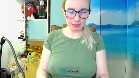 Snapshot of mia_sunnyy chatting on February 8, 12:41 pm Mia. online show from February 8, 12:41 pm