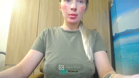 Snapshot of mia_sunnyy chatting on June 14, 8:33 pm Mia. online show from June 14, 8:33 pm