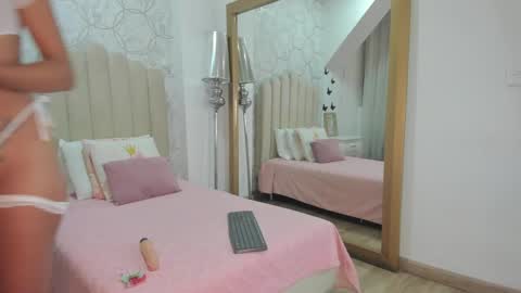 Snapshot of mia_tentacion__ chatting on May 12, 3:36 am mia_tentacion__ online show from May 12, 3:36 am
