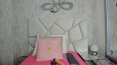 Snapshot of mia_tentacion__ chatting on May 27, 10:07 pm mia_tentacion__ online show from May 27, 10:07 pm