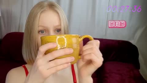 Mia online show from January 1, 11:07 pm