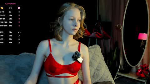 Mia online show from January 9, 5:22 pm