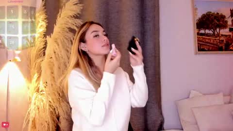 Mia White  online show from September 17, 1:24 pm