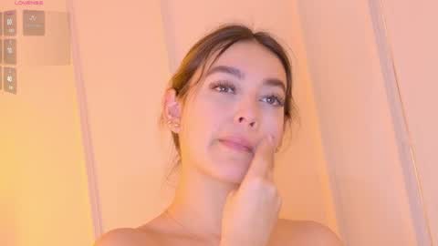 Snapshot of mia_white11 chatting on May 6, 1:16 pm Mia White online show from May 6, 1:16 pm