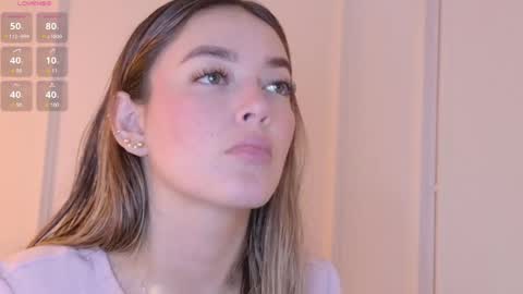 Snapshot of mia_white11 chatting on May 11, 1:28 pm Mia White online show from May 11, 1:28 pm