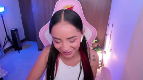 mia  nicolle online show from January 12, 3:01 am