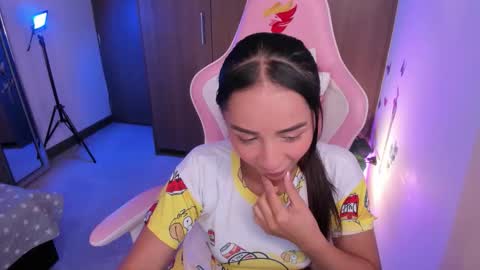 Snapshot of miaa_06 chatting on January 19, 2:15 am mia nicolle online show from January 19, 2:15 am