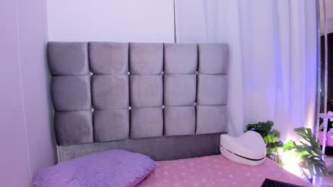 Snapshot of miaa_06 chatting on February 3, 3:48 am mia nicolle online show from February 3, 3:48 am