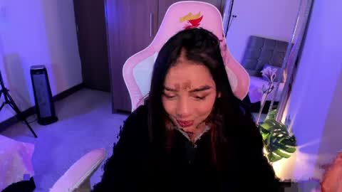 Snapshot of miaa_06 chatting on April 9, 3:17 am mia nicolle online show from April 9, 3:17 am