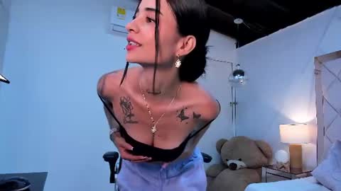 Mia  online show from June 19, 1:26 pm