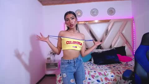 Snapshot of miaa_ferrari1 chatting on April 12, 12:32 pm MIA online show from April 12, 12:32 pm