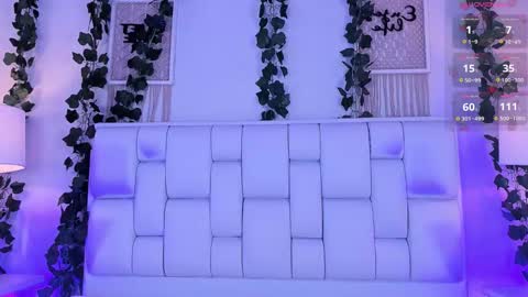 Mia online show from February 20, 11:43 am